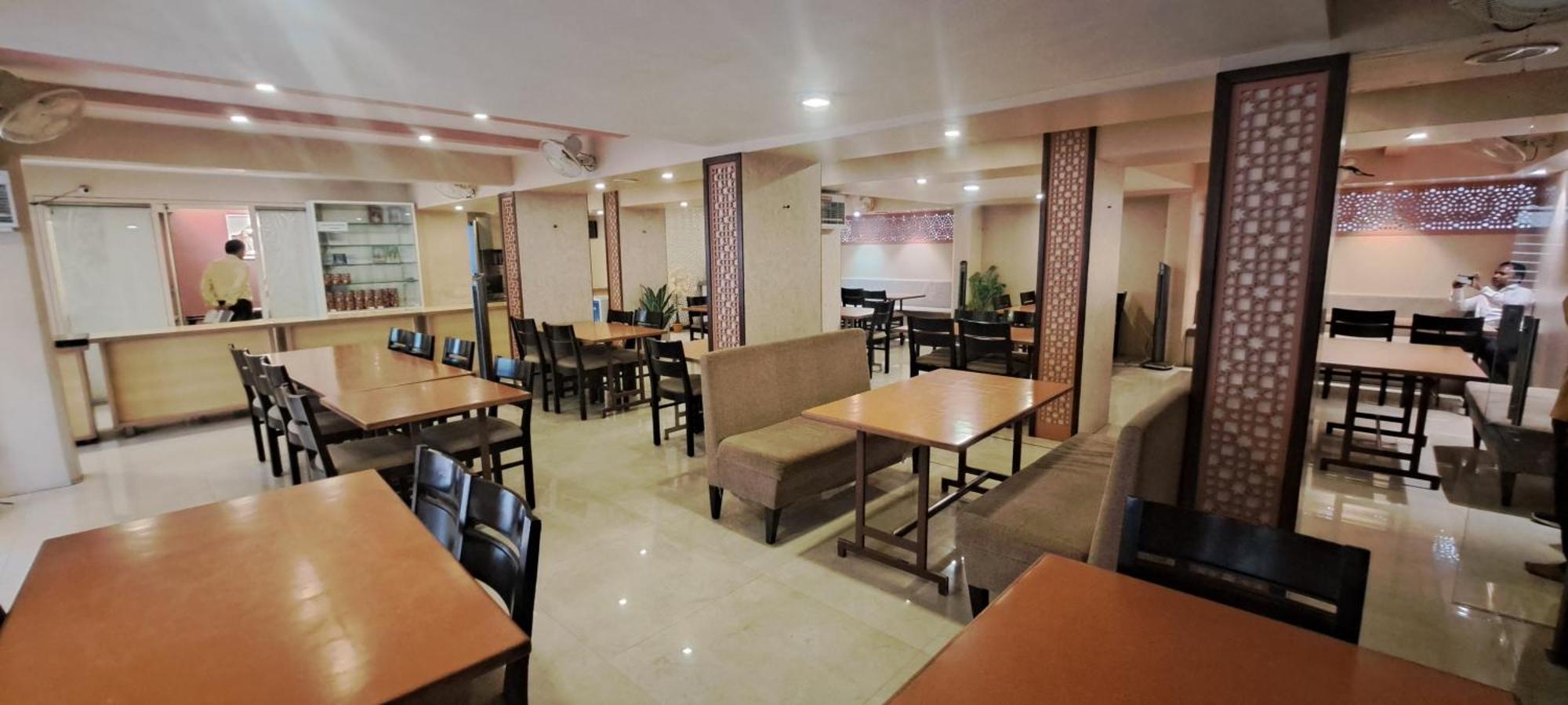 Hotel Swaroop Пуна Экстерьер фото