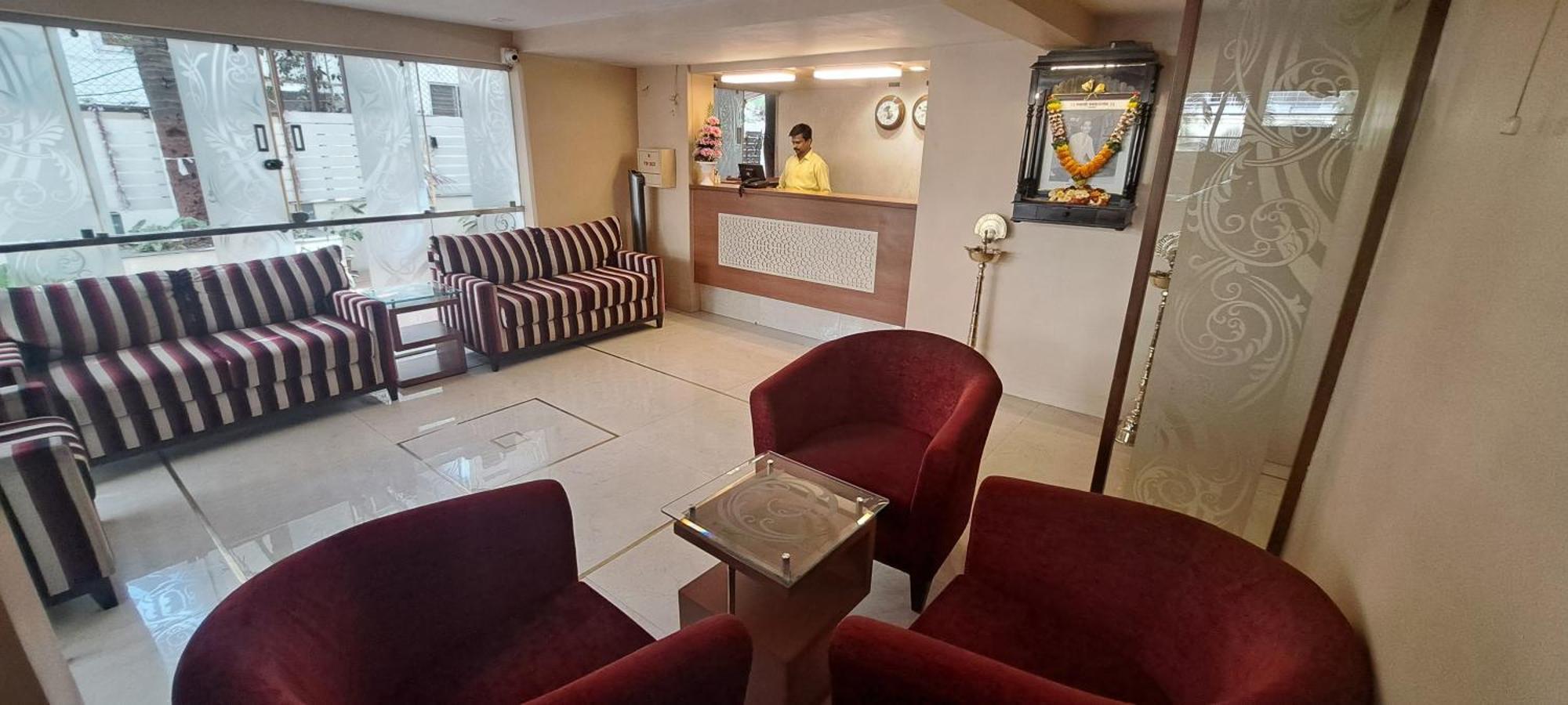 Hotel Swaroop Пуна Экстерьер фото