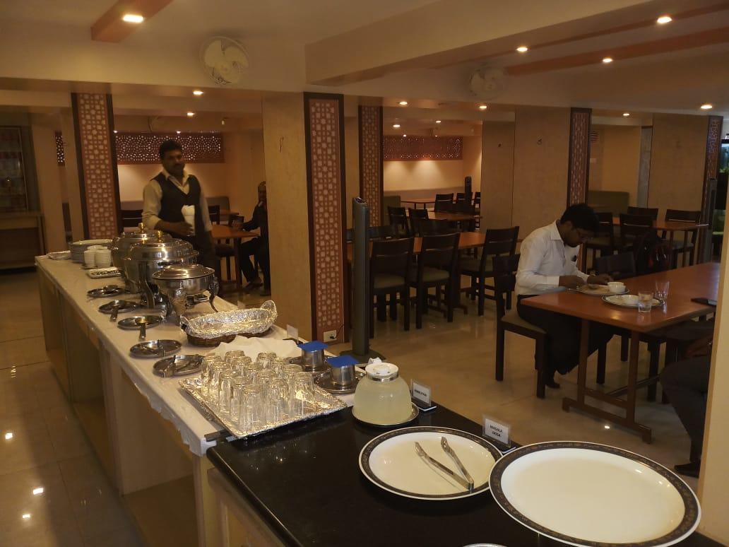Hotel Swaroop Пуна Экстерьер фото